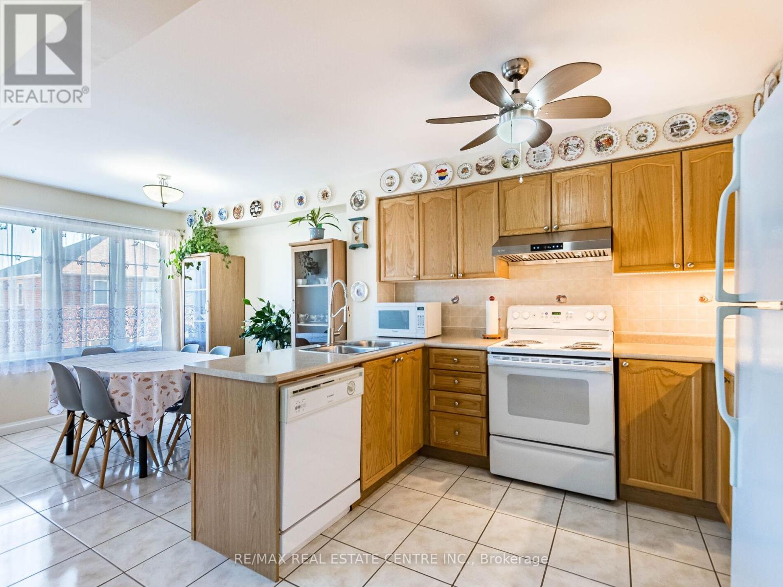 1240 Chapman Crescent, Milton, Ontario  L9T 6G3 - Photo 19 - W12462867