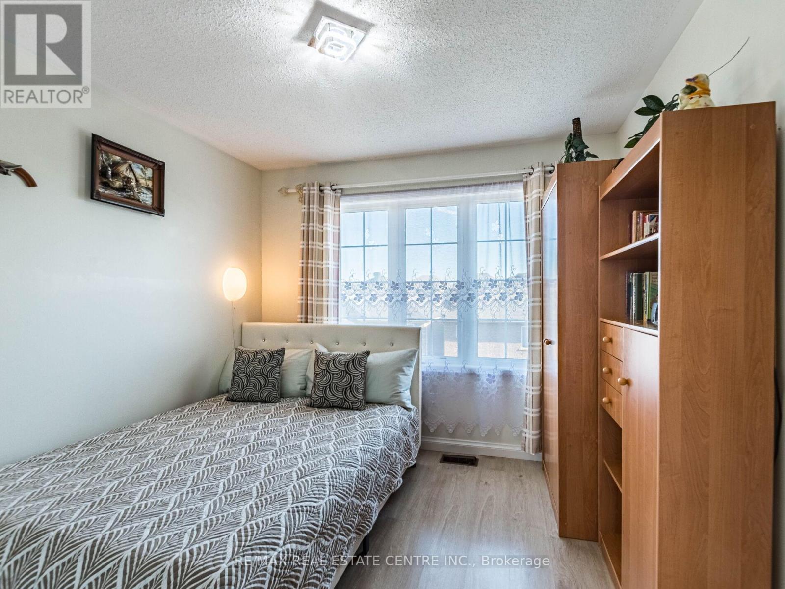 1240 Chapman Crescent, Milton, Ontario  L9T 6G3 - Photo 29 - W12462867