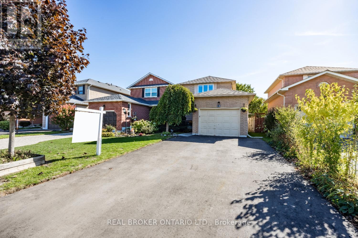 13 Fieldcrest Avenue, Clarington, Ontario  L1E 2X3 - Photo 2 - E12463135