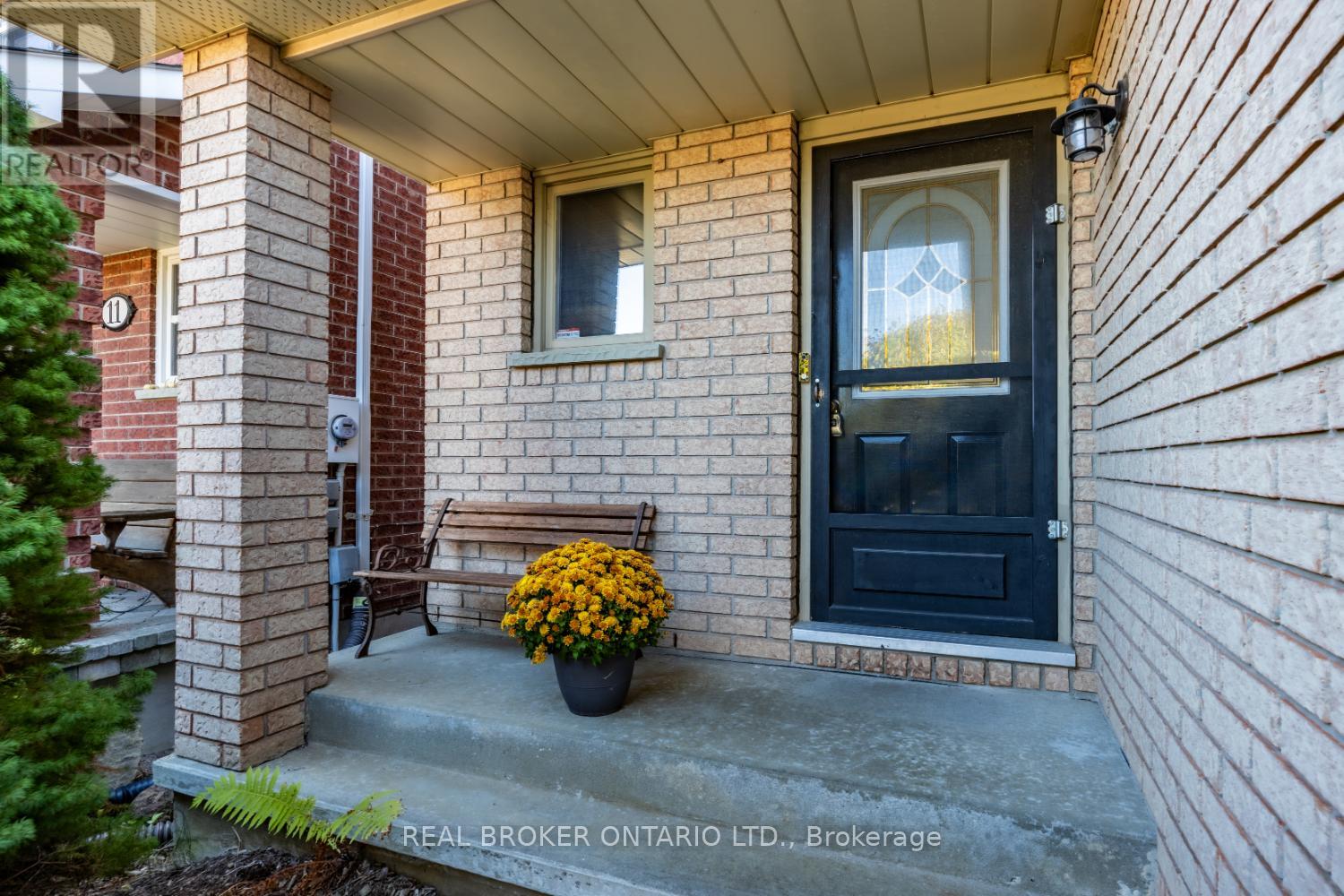 13 Fieldcrest Avenue, Clarington, Ontario  L1E 2X3 - Photo 3 - E12463135
