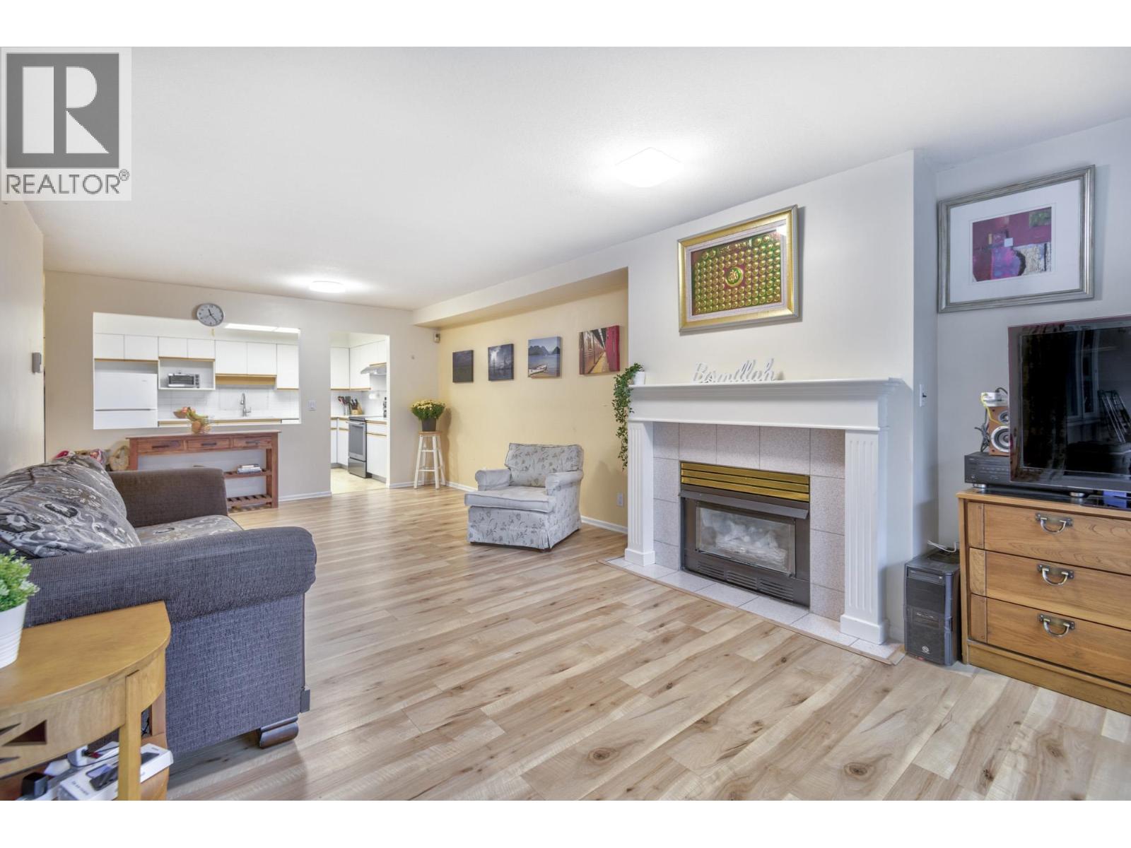 102 501 Cochrane Avenue, Coquitlam, British Columbia  V3J 7W5 - Photo 2 - R3058031