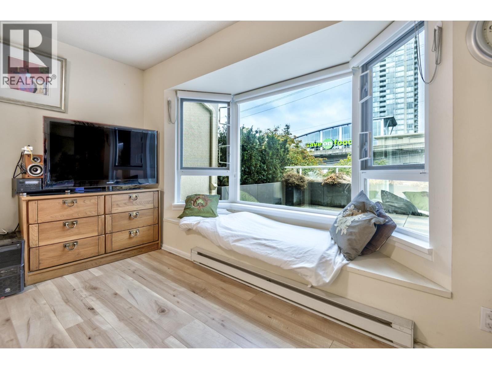 102 501 Cochrane Avenue, Coquitlam, British Columbia  V3J 7W5 - Photo 11 - R3058031