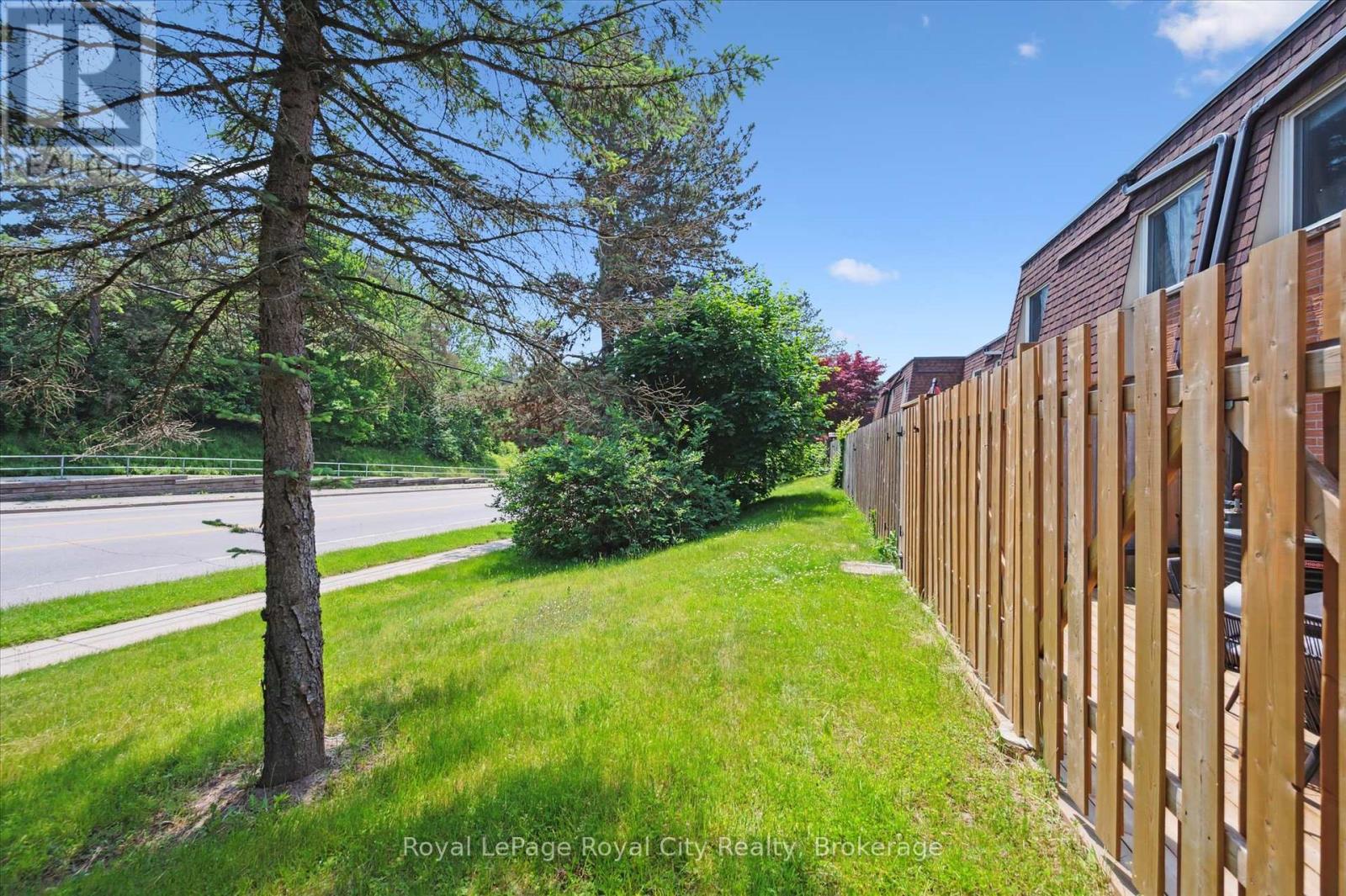 16 - 120 Country Club Drive, Guelph, Ontario  N1E 3K7 - Photo 16 - X12463037