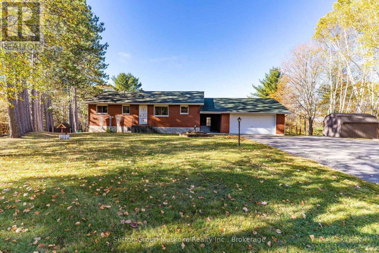 467 WEST BROWNS ROAD, Huntsville, Ontario