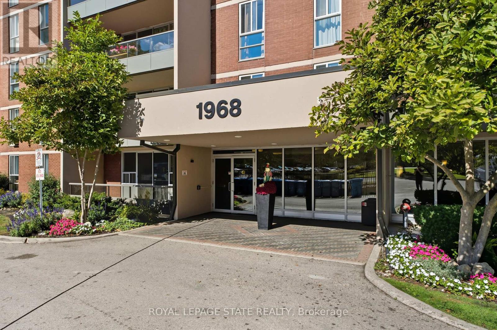 1103 - 1968 Main Street W, Hamilton, Ontario  L8S 1J7 - Photo 2 - X12462787