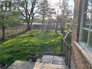 19 Brenda Court, Brantford, Ontario  N3R 2L8 - Photo 4 - X12462848