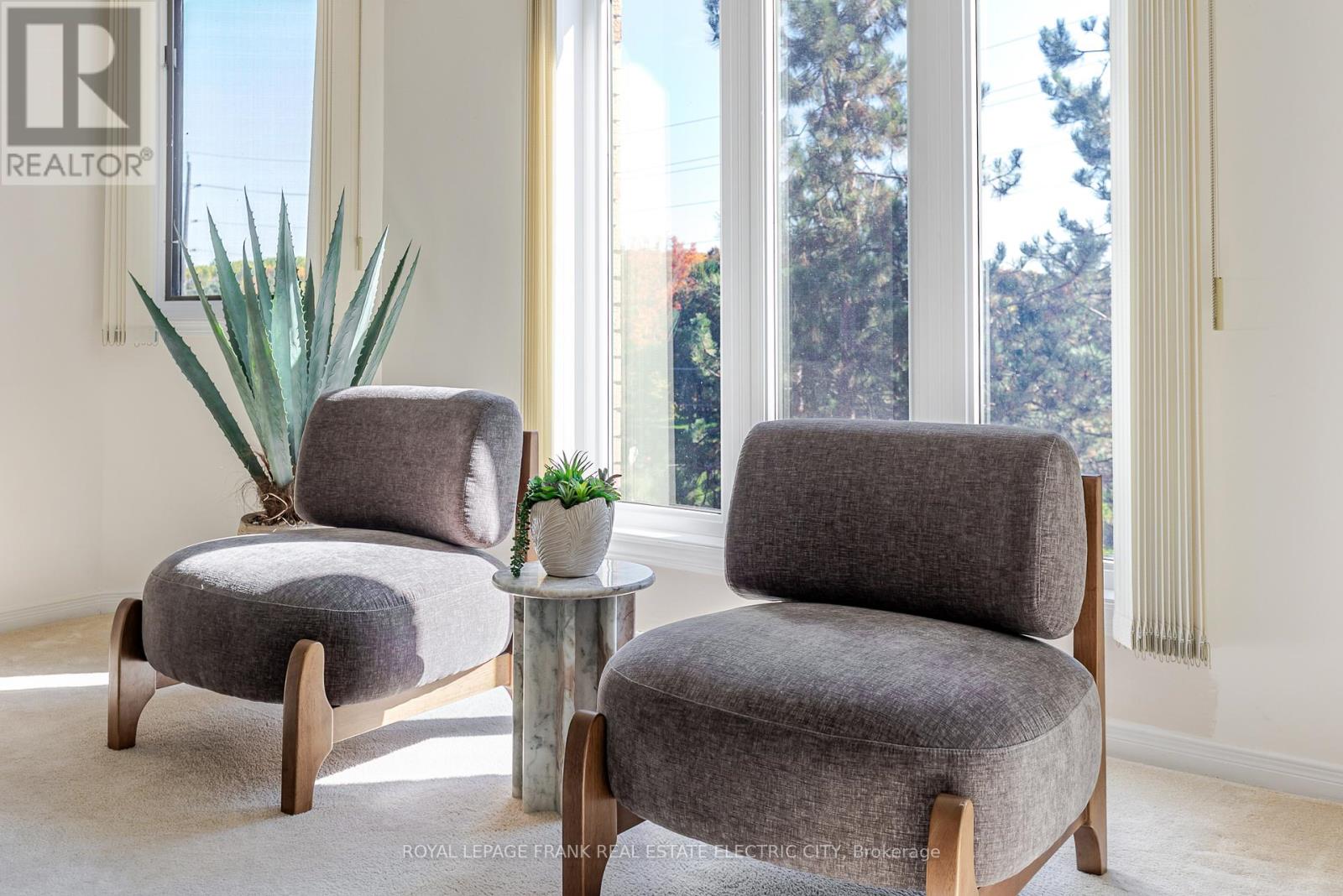 30 - 36 Champlain Crescent, Peterborough, Ontario  K9L 1T1 - Photo 8 - X12463009