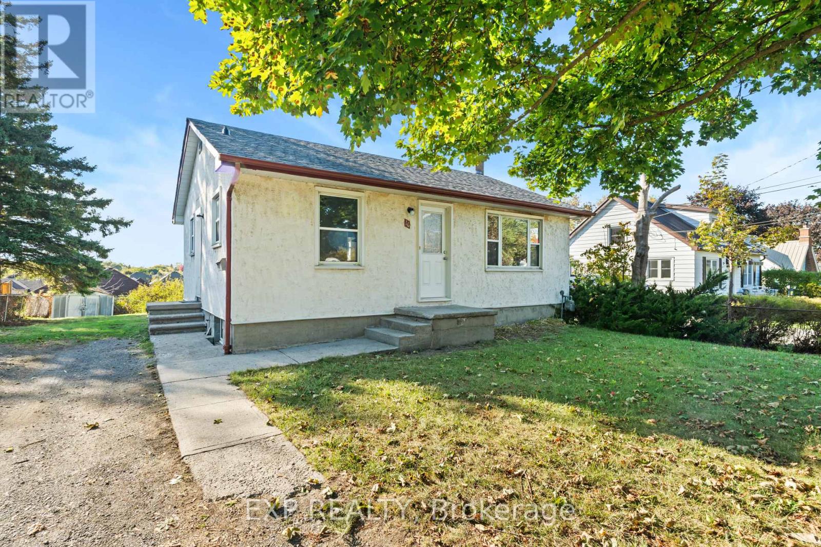 16 Valleyview Crescent, Belleville, Ontario  K8P 3G1 - Photo 1 - X12463055