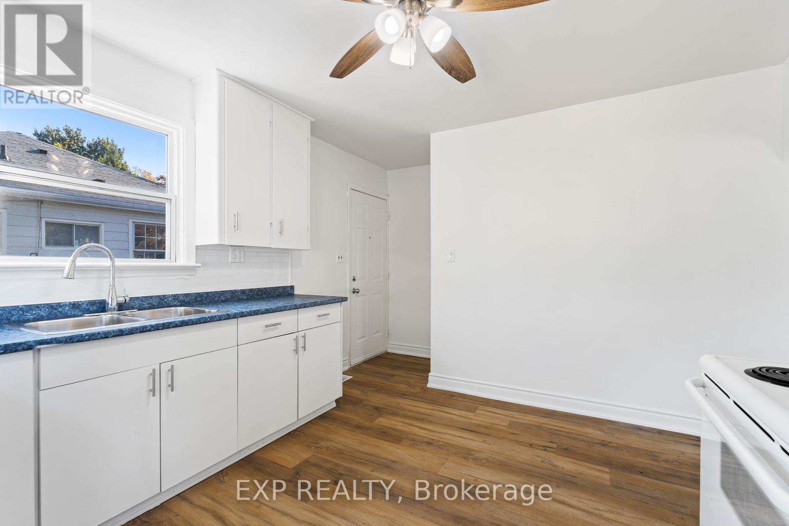 16 Valleyview Crescent, Belleville, Ontario  K8P 3G1 - Photo 12 - X12463055
