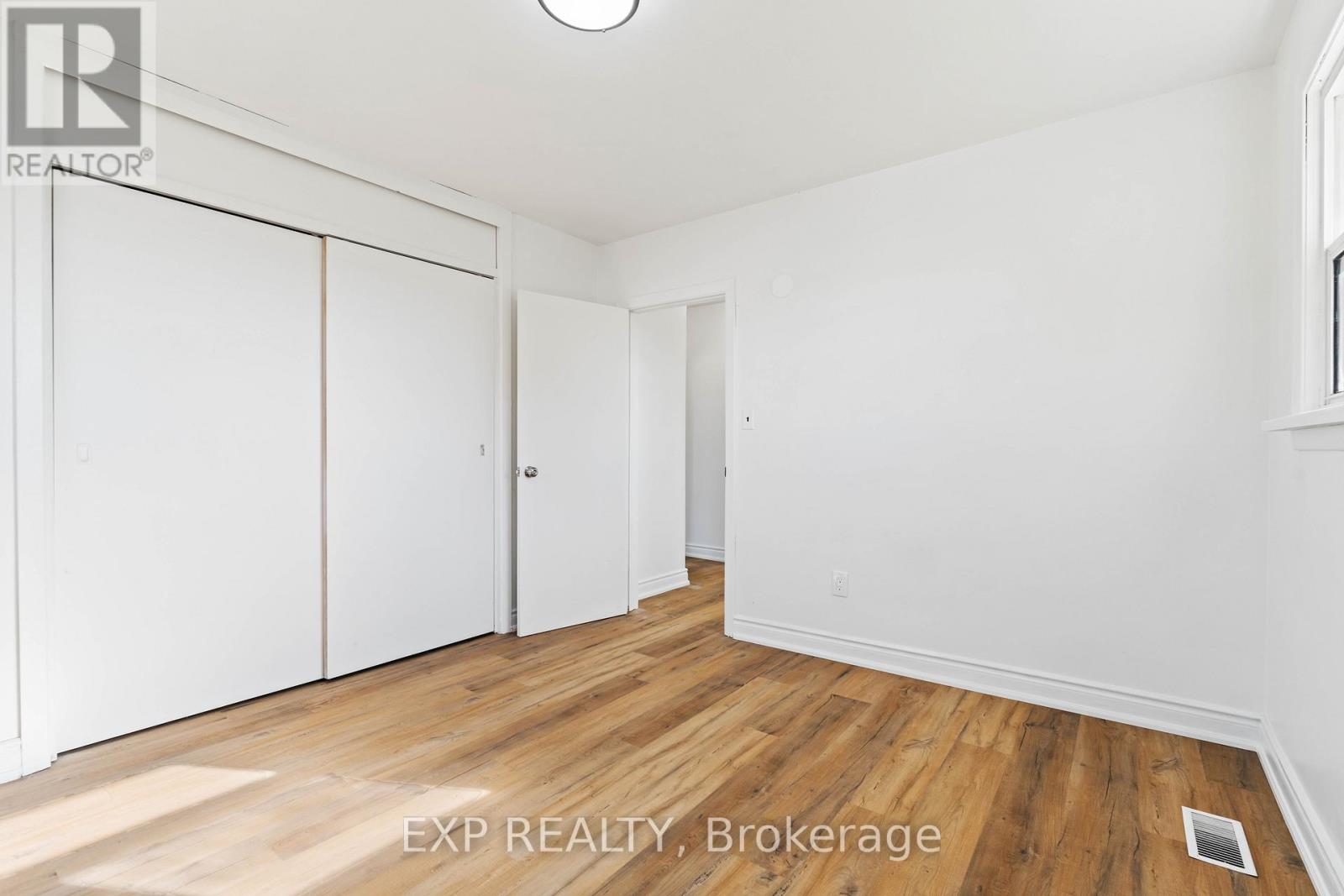 16 Valleyview Crescent, Belleville, Ontario  K8P 3G1 - Photo 14 - X12463055