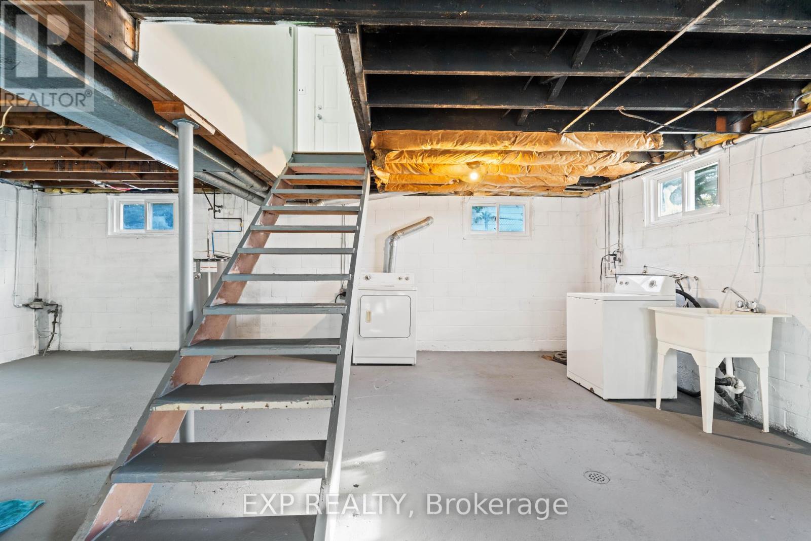 16 Valleyview Crescent, Belleville, Ontario  K8P 3G1 - Photo 22 - X12463055