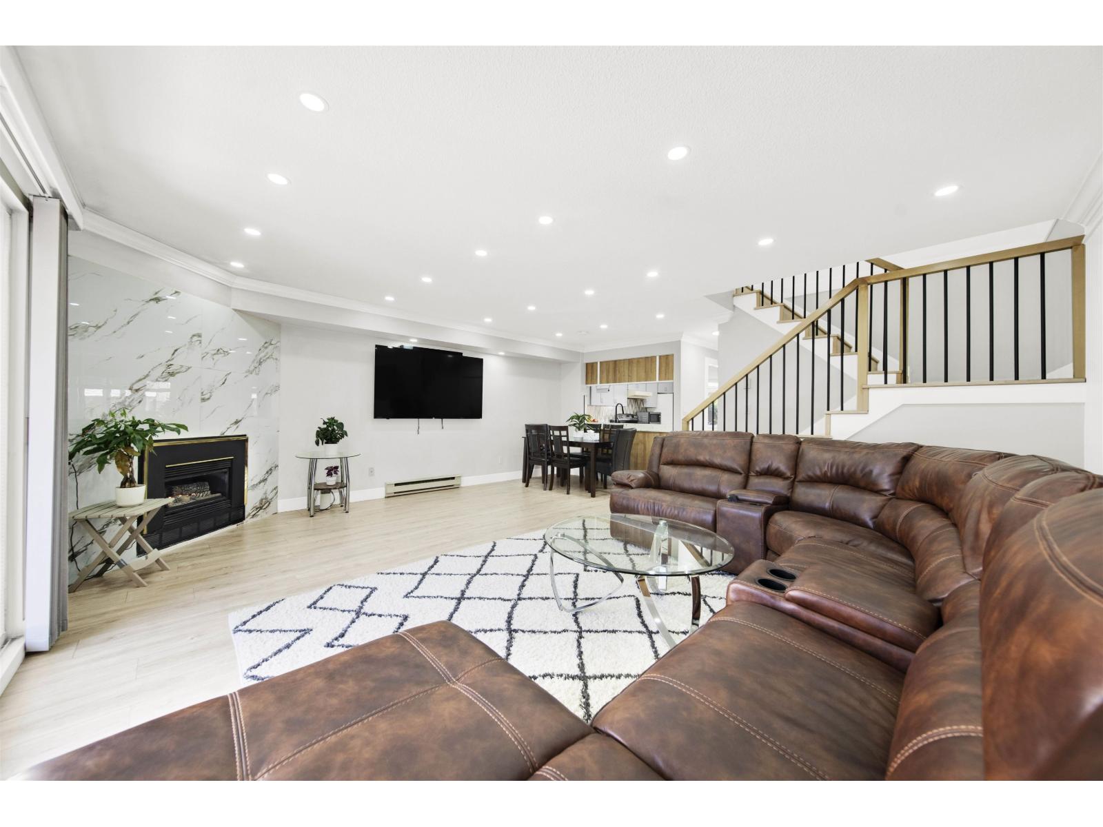 2 7560 138 STREET, surrey, British Columbia
