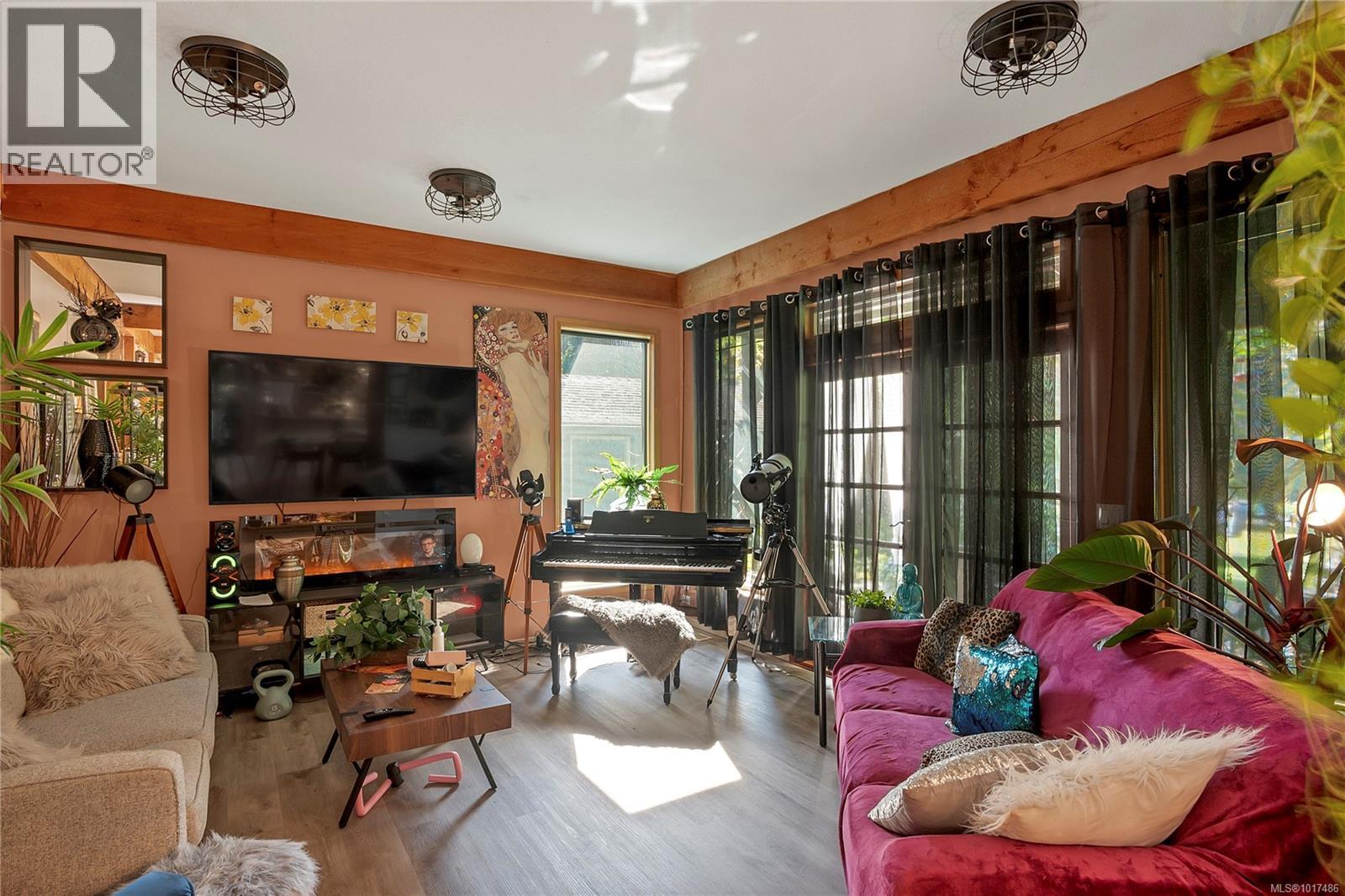 8856 Mclarey Ave, Black Creek, British Columbia  V9J 1A3 - Photo 12 - 1017486