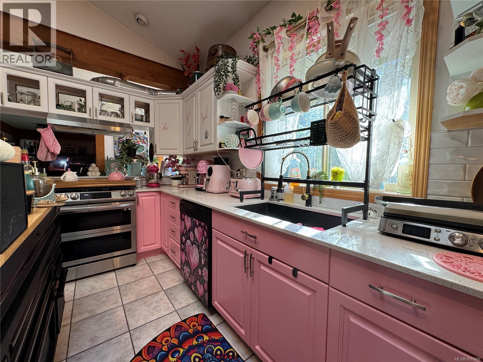 8856 Mclarey Ave, Black Creek, British Columbia  V9J 1A3 - Photo 7 - 1017486
