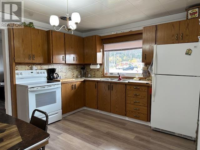 303 Peary St, Schreiber, Ontario  P0T 2S0 - Photo 11 - TB253202