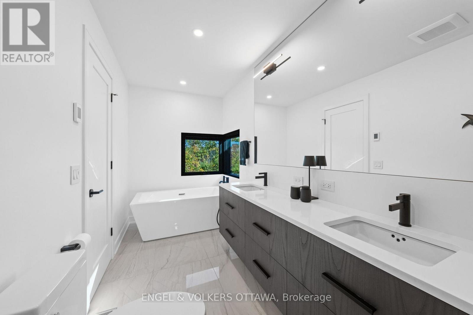 127 Peridot Private, Ottawa, Ontario  K2C 3M3 - Photo 28 - X12463032