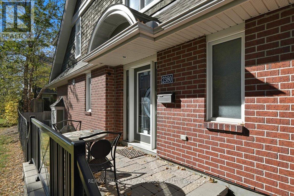 2380 Virginia Drive, Ottawa, Ontario  K1H 6S2 - Photo 2 - X12463134