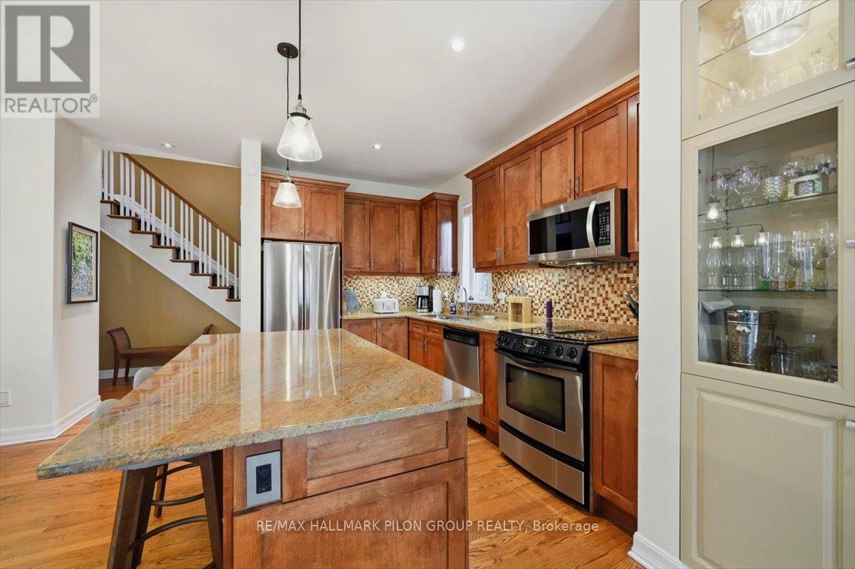 2380 Virginia Drive, Ottawa, Ontario  K1H 6S2 - Photo 5 - X12463134