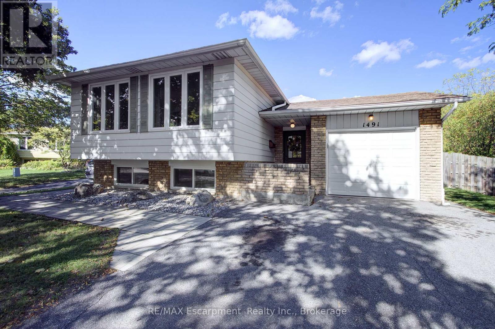 1491 Brenner Crescent, Burlington, Ontario  L7P 2V9 - Photo 1 - W12463057