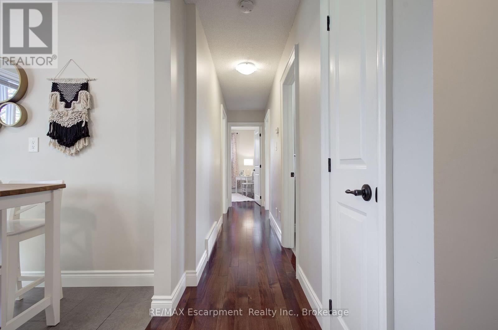1491 Brenner Crescent, Burlington, Ontario  L7P 2V9 - Photo 22 - W12463057
