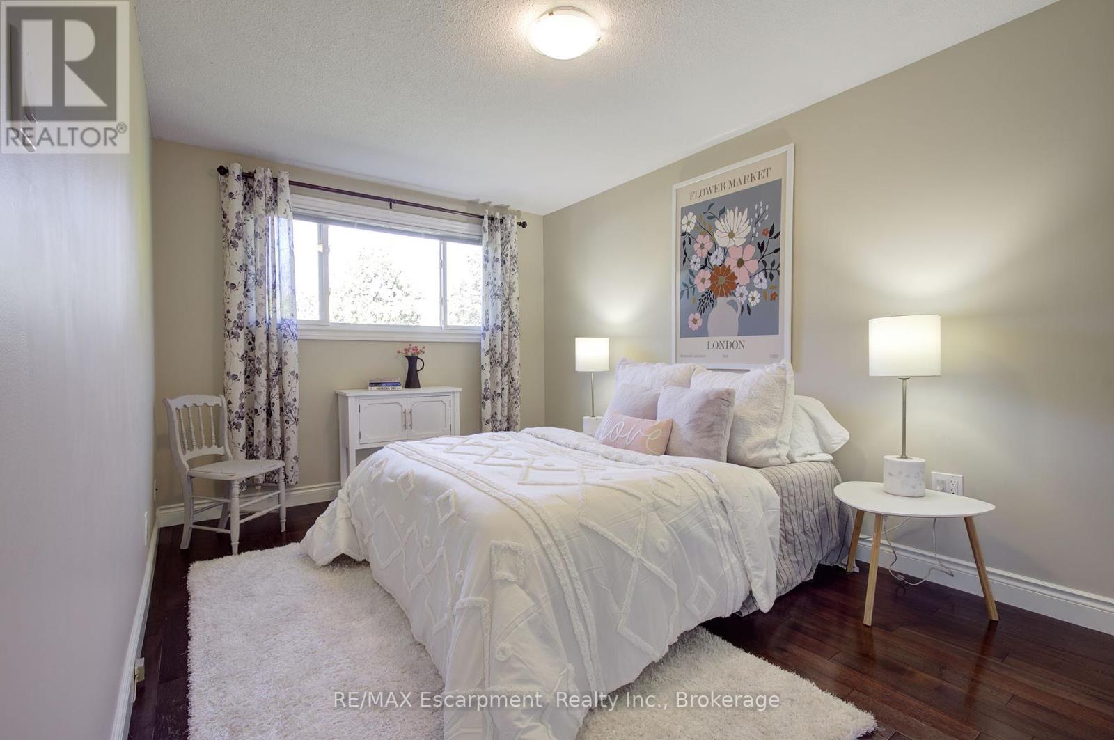 1491 Brenner Crescent, Burlington, Ontario  L7P 2V9 - Photo 23 - W12463057