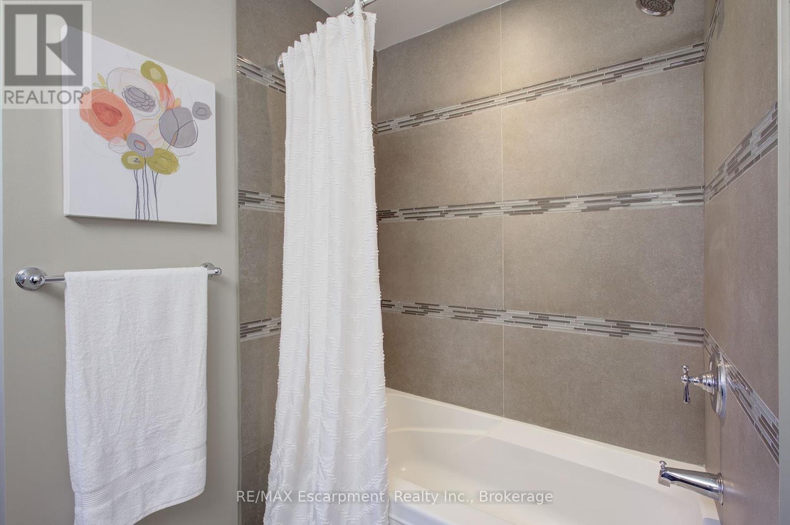 1491 Brenner Crescent, Burlington, Ontario  L7P 2V9 - Photo 26 - W12463057