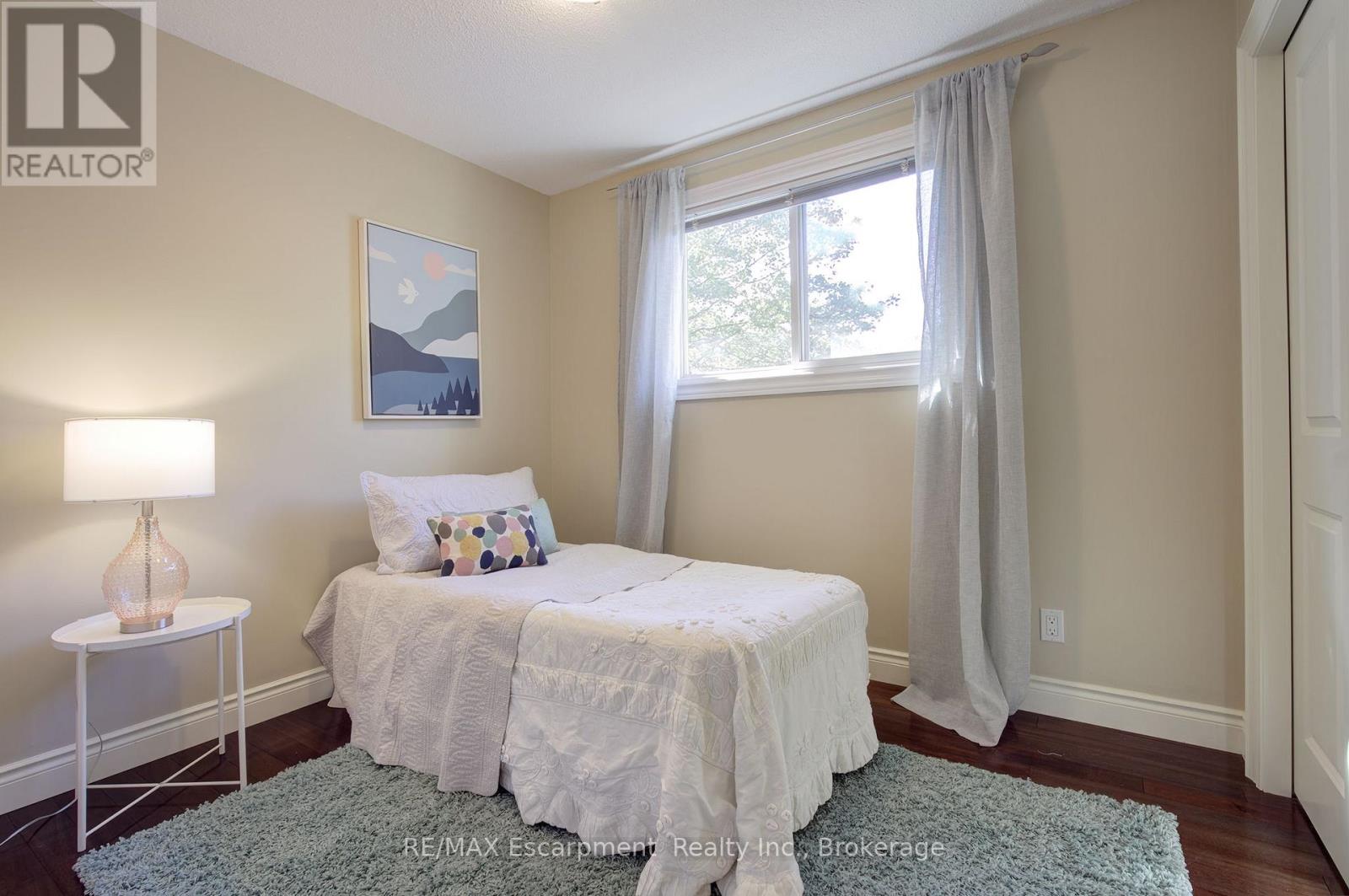 1491 Brenner Crescent, Burlington, Ontario  L7P 2V9 - Photo 28 - W12463057
