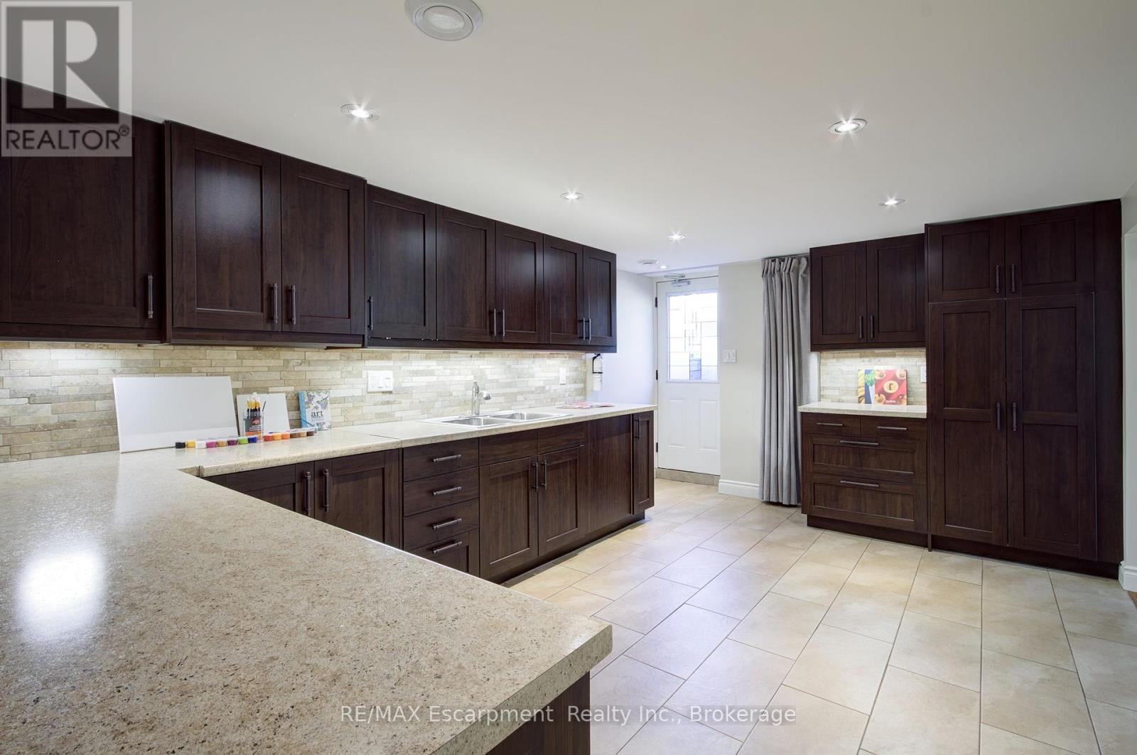 1491 Brenner Crescent, Burlington, Ontario  L7P 2V9 - Photo 35 - W12463057