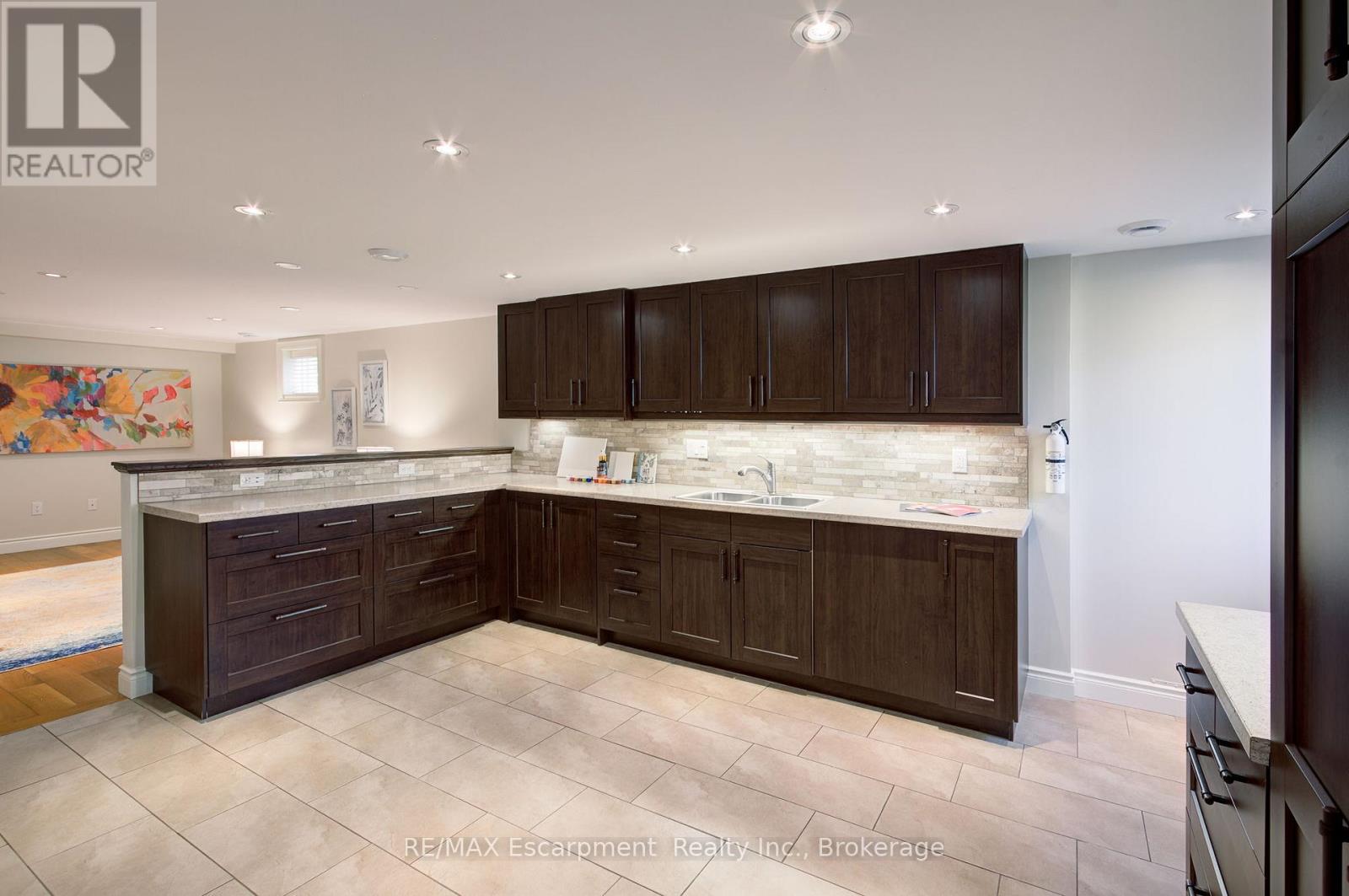 1491 Brenner Crescent, Burlington, Ontario  L7P 2V9 - Photo 37 - W12463057