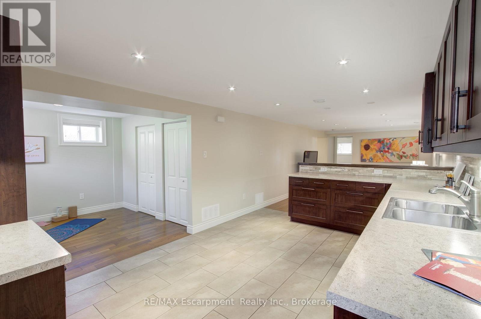 1491 Brenner Crescent, Burlington, Ontario  L7P 2V9 - Photo 38 - W12463057