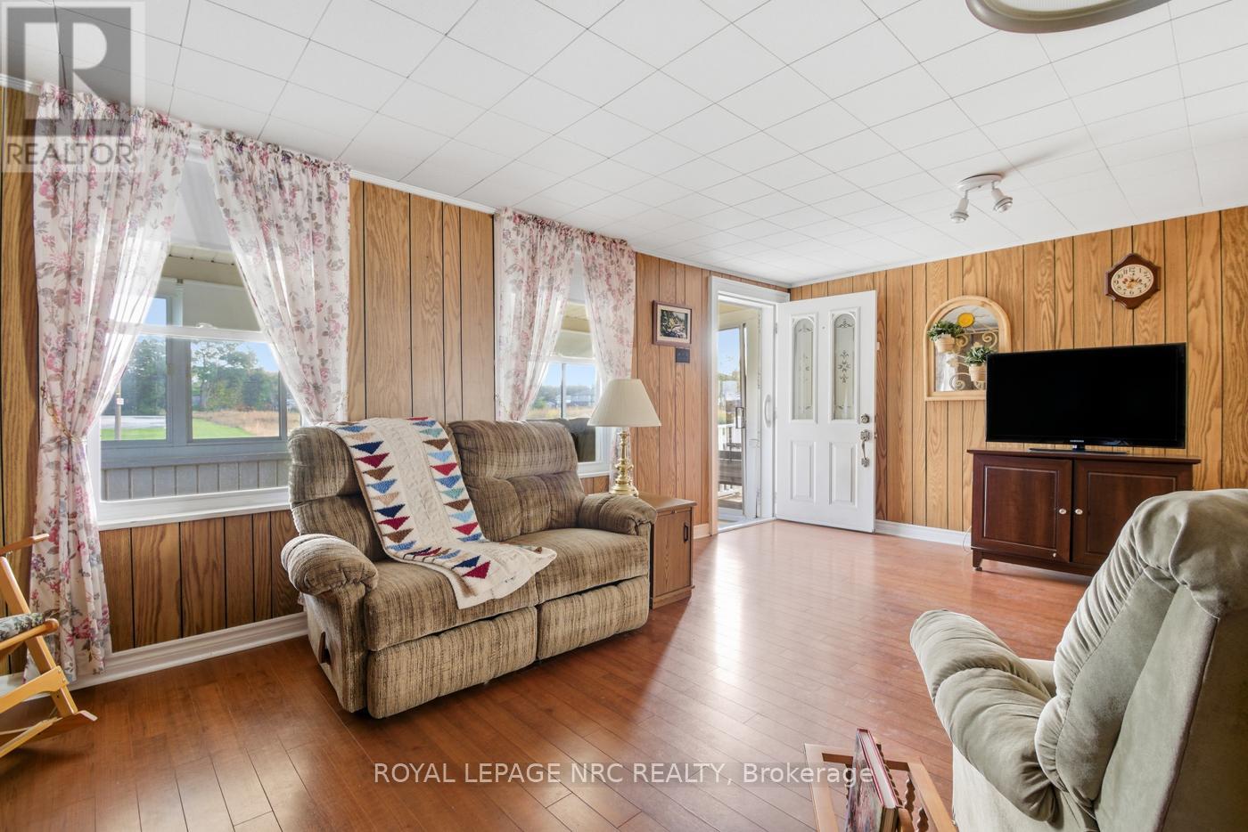 5561 Dorchester Road, Niagara Falls, Ontario  L2G 5S2 - Photo 16 - X12463059