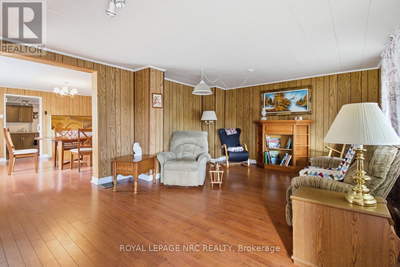 5561 Dorchester Road, Niagara Falls, Ontario  L2G 5S2 - Photo 17 - X12463059