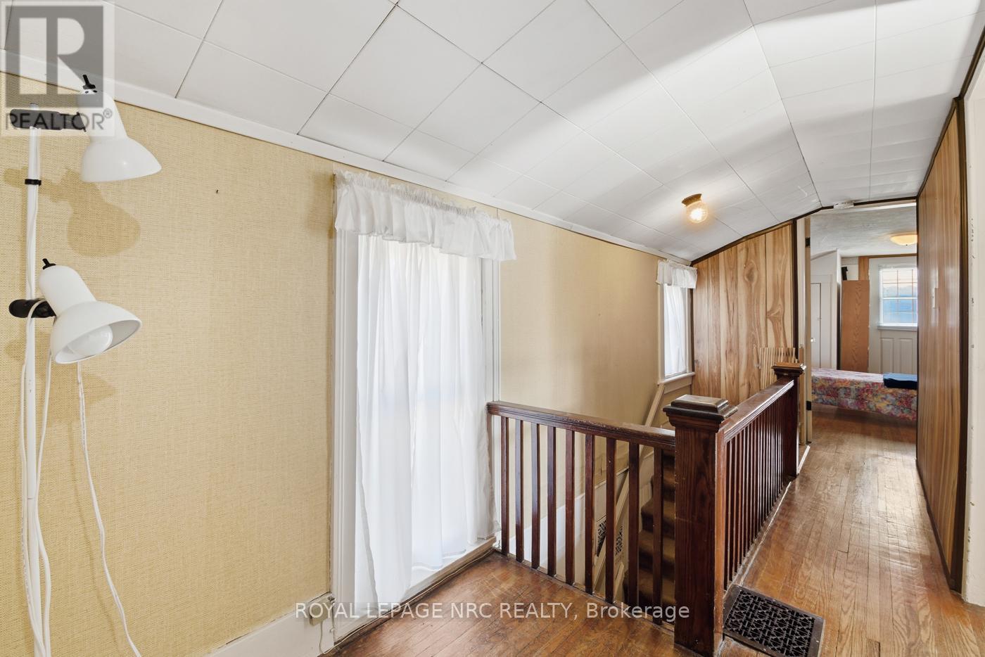 5561 Dorchester Road, Niagara Falls, Ontario  L2G 5S2 - Photo 20 - X12463059