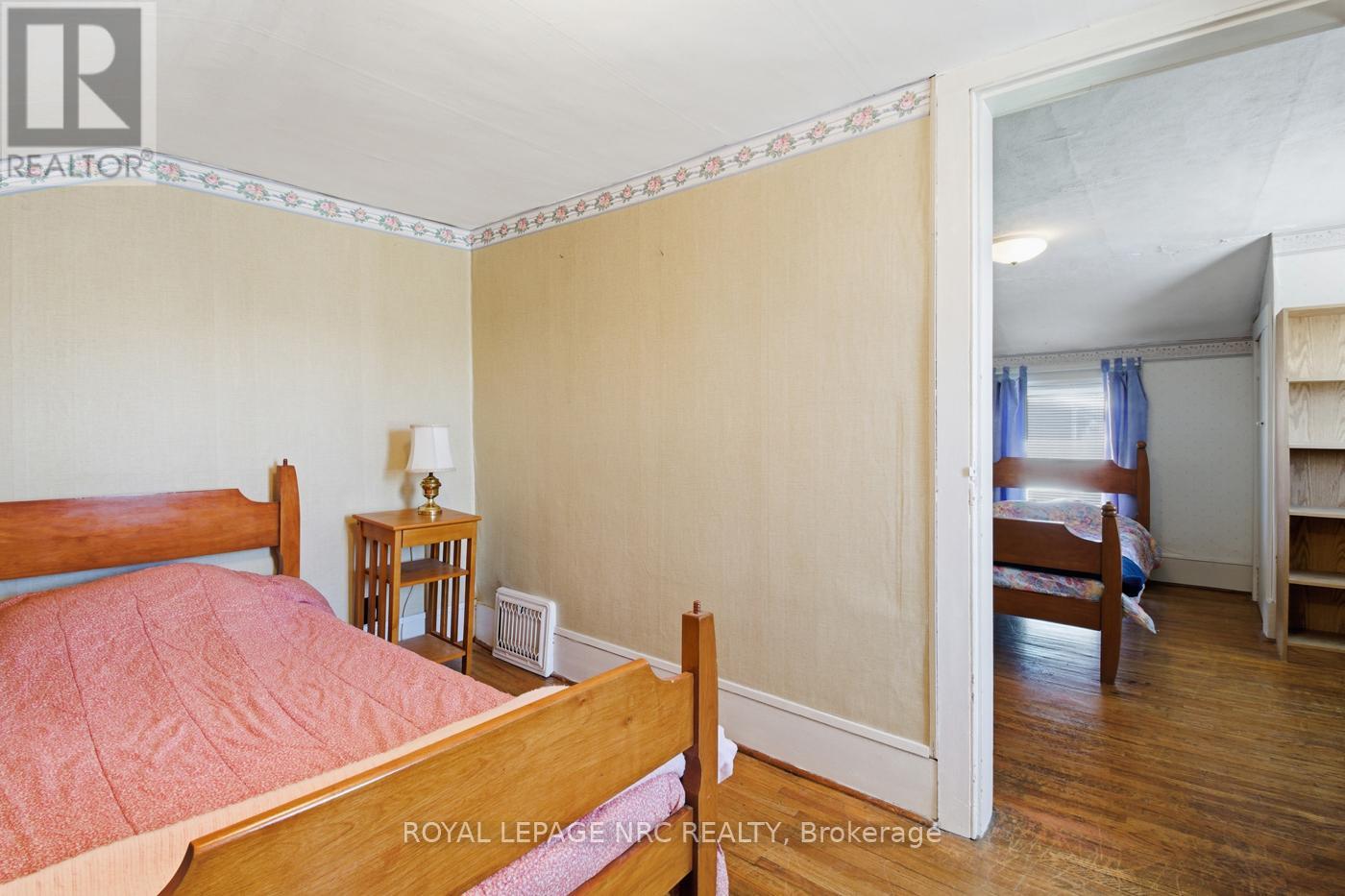 5561 Dorchester Road, Niagara Falls, Ontario  L2G 5S2 - Photo 21 - X12463059