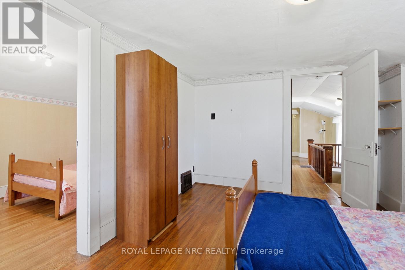 5561 Dorchester Road, Niagara Falls, Ontario  L2G 5S2 - Photo 22 - X12463059