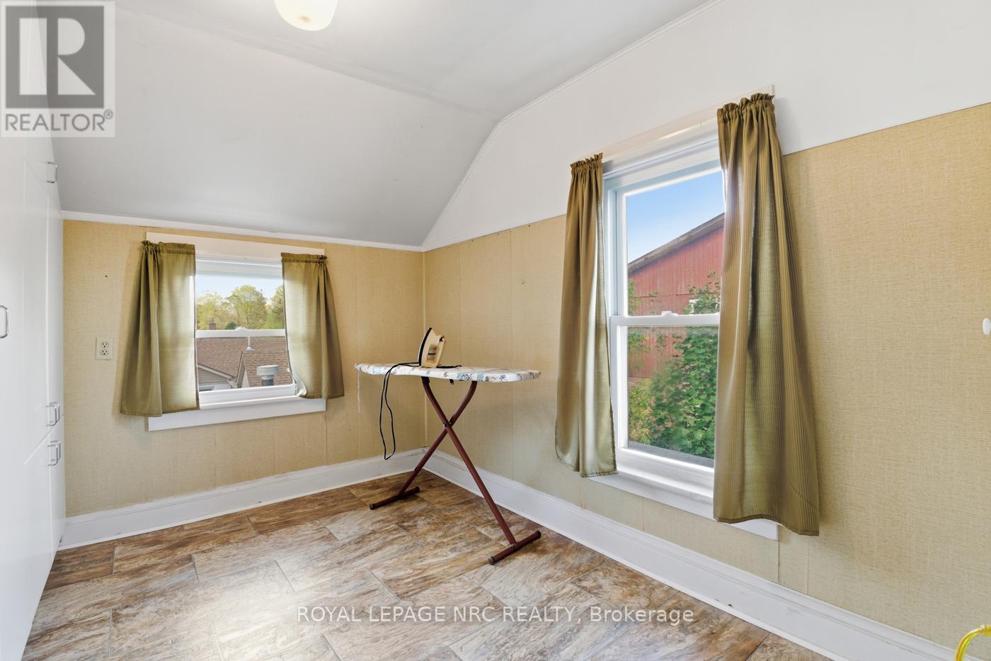 5561 Dorchester Road, Niagara Falls, Ontario  L2G 5S2 - Photo 25 - X12463059