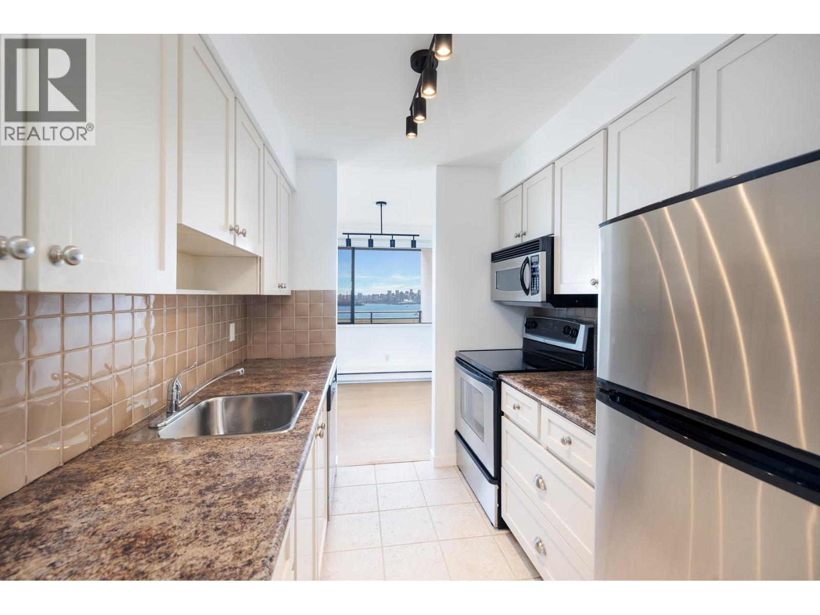 1202 444 Lonsdale Avenue, North Vancouver, British Columbia  V7M 3H5 - Photo 14 - R3058542