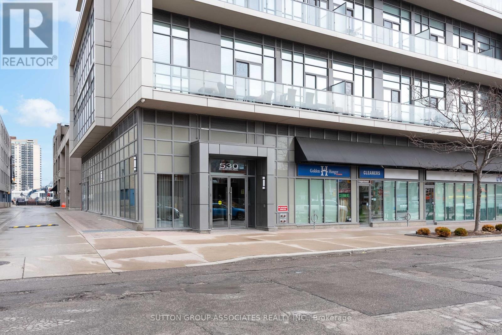 1502 - 530 St. Clair Avenue W, Toronto, Ontario  M6C 0A2 - Photo 2 - C12462885