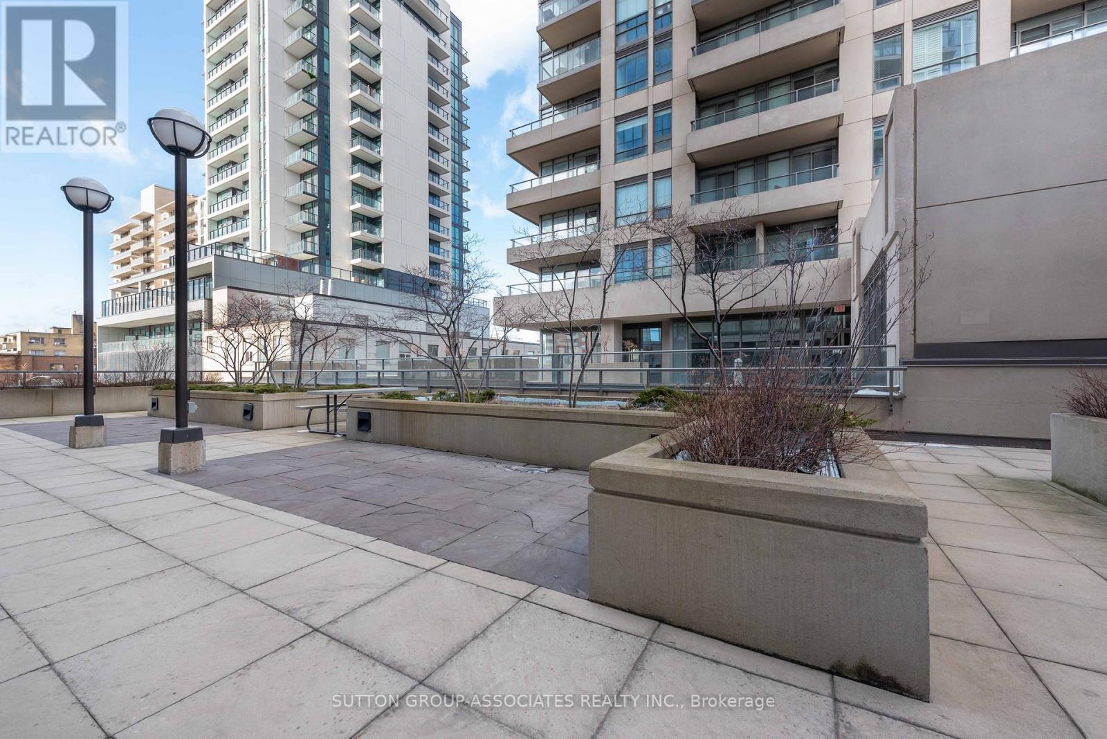 1502 - 530 St. Clair Avenue W, Toronto, Ontario  M6C 0A2 - Photo 32 - C12462885