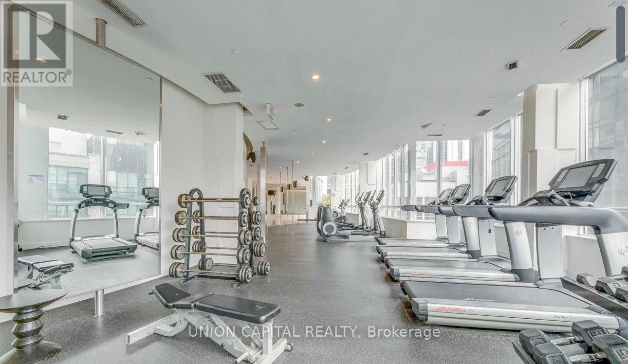 222 - 270 Wellington Street W, Toronto, Ontario  M5V 3P5 - Photo 19 - C12462916