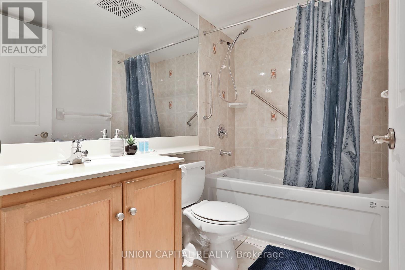 222 - 270 Wellington Street W, Toronto, Ontario  M5V 3P5 - Photo 6 - C12462916