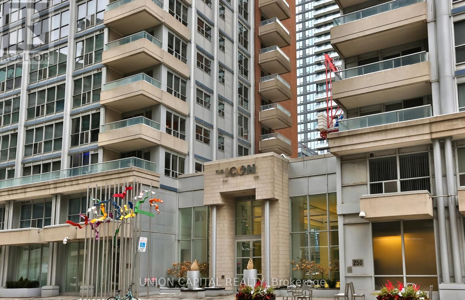 222 - 270 WELLINGTON STREET W, Toronto, Ontario