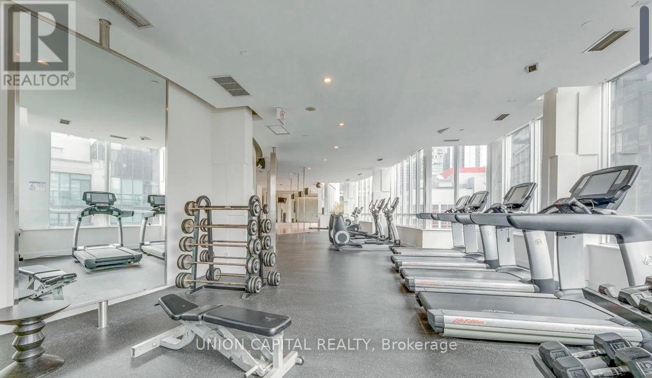 222 - 270 Wellington Street W, Toronto, Ontario  M5V 3P5 - Photo 19 - C12462918
