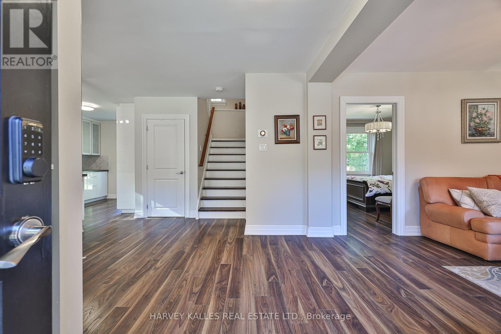 72 Craigmore Crescent, Toronto, Ontario  M2N 2Y7 - Photo 4 - C12462935