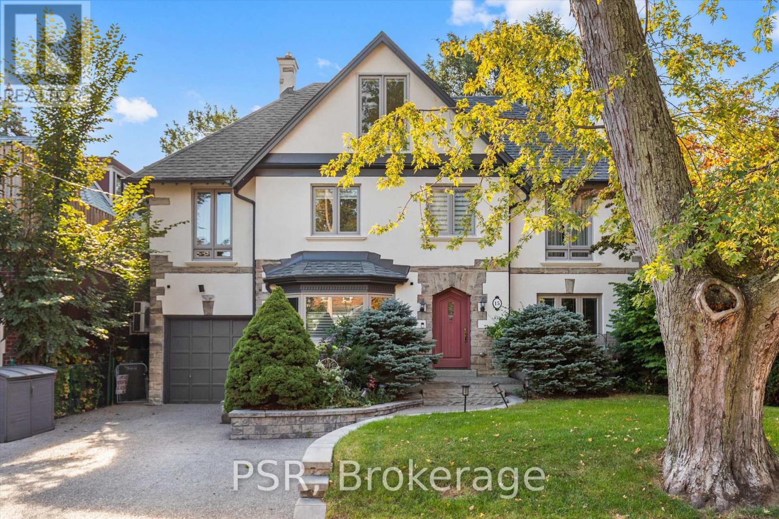 15 STRATHALLAN BOULEVARD, Toronto, Ontario
