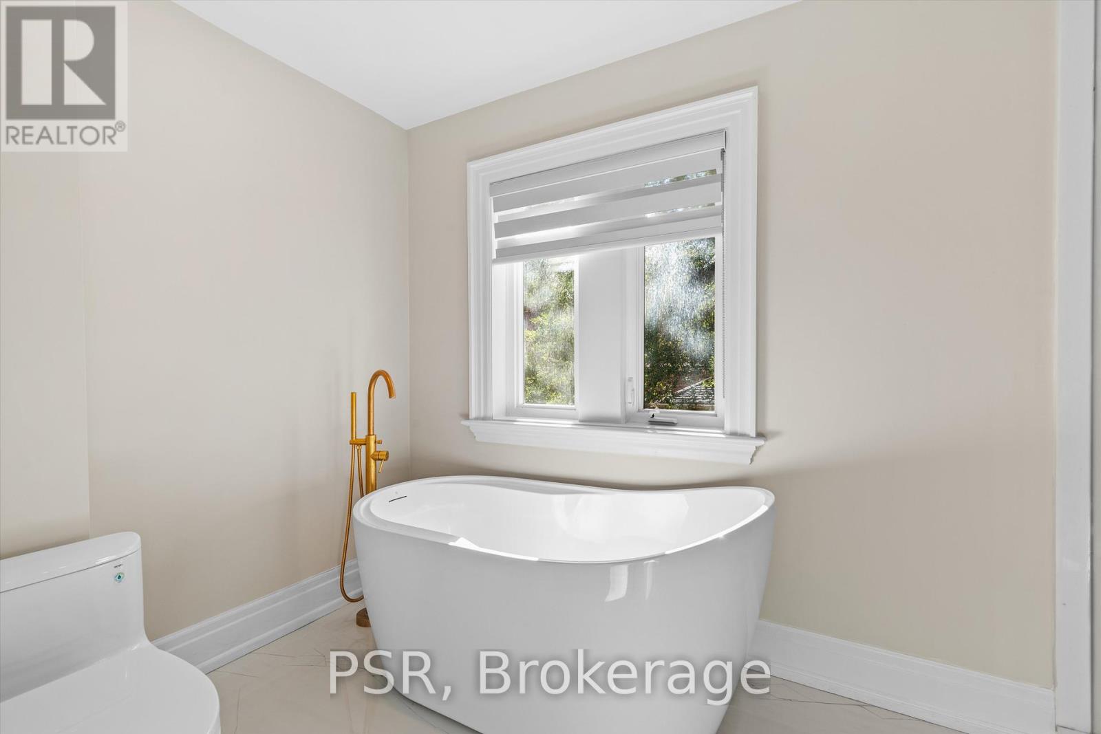 15 Strathallan Boulevard, Toronto, Ontario  M5N 1S8 - Photo 15 - C12462950