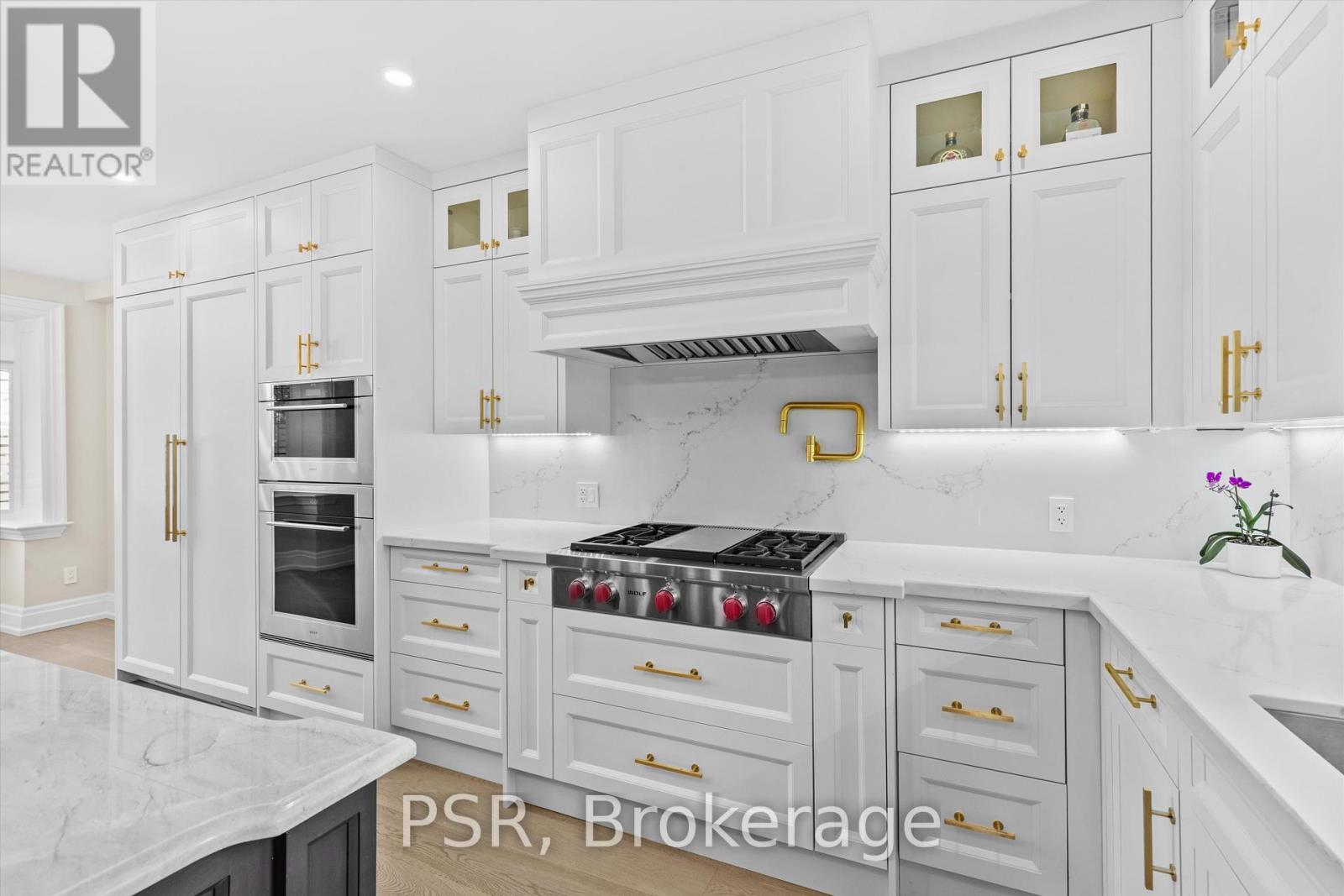 15 Strathallan Boulevard, Toronto, Ontario  M5N 1S8 - Photo 6 - C12462950