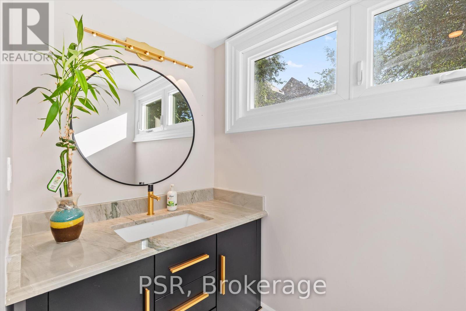 15 Strathallan Boulevard, Toronto, Ontario  M5N 1S8 - Photo 7 - C12462950