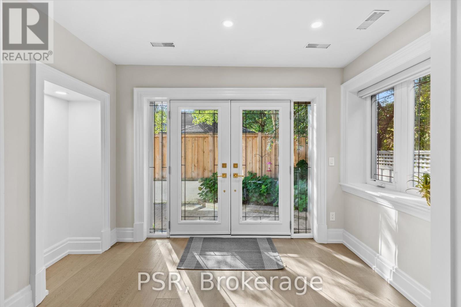 15 Strathallan Boulevard, Toronto, Ontario  M5N 1S8 - Photo 8 - C12462950