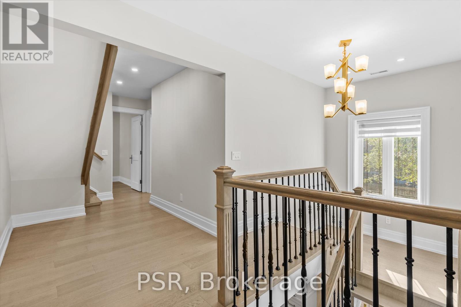 15 Strathallan Boulevard, Toronto, Ontario  M5N 1S8 - Photo 9 - C12462950